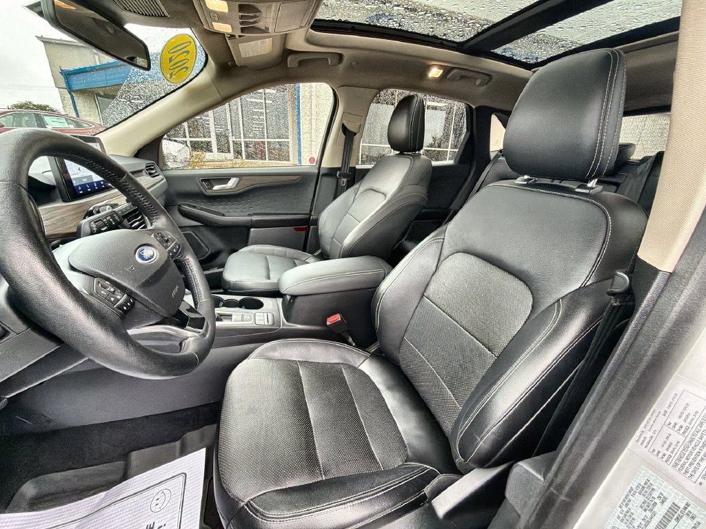 Used 2020 Ford Escape Titanium AWD/4WD image 13