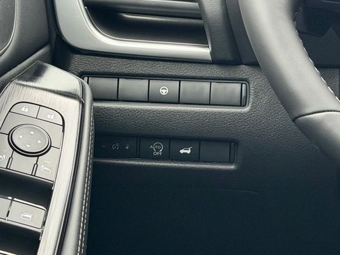 New 2026 Nissan Rogue SV w/ Cold Weather Package FWD image 24