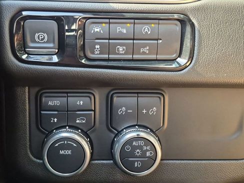 Certified 2025 GMC Yukon Denali AWD/4WD image 10
