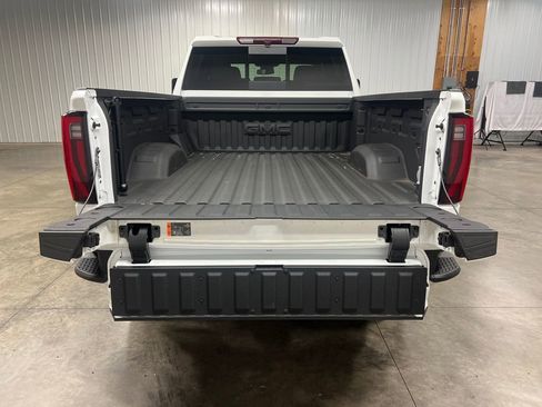 Certified 2025 GMC Sierra 2500 SLT w/ SLT Premium Package AWD/4WD image 11