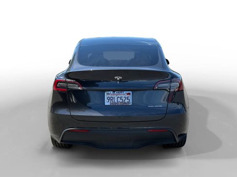 Used 2025 Tesla Model Y Long Range AWD/4WD image 4