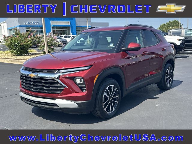 Used 2025 Chevrolet TrailBlazer LT w/ Driver Confidence Package FWD image 1