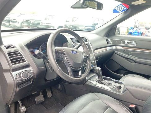 Used 2018 Ford Explorer Limited w/ Equipment Group 301A AWD/4WD image 10