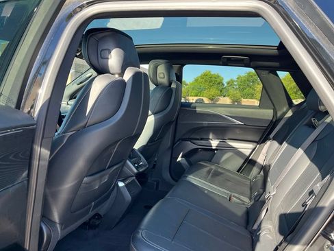 Used 2024 Cadillac Lyriq Luxury RWD image 16