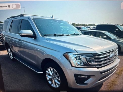 Used 2021 Ford Expedition XLT RWD image 2