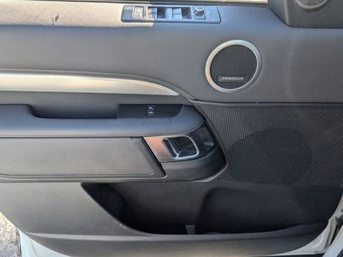 Used 2020 Land Rover Discovery Landmark image 36