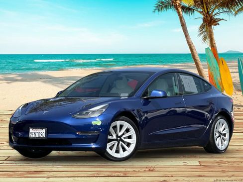 Used 2023 Tesla Model 3 Standard Range RWD image 2