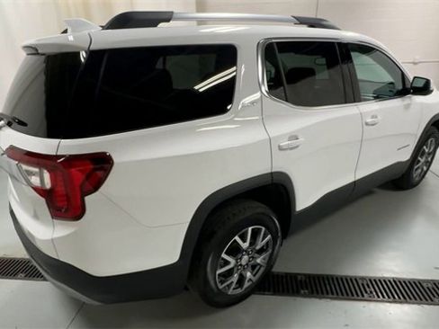 Used 2023 GMC Acadia SLT w/ Preferred Package image 8