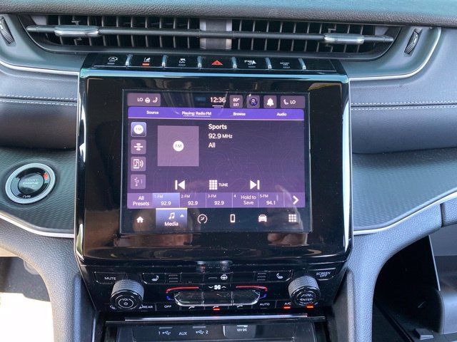 Used 2024 Jeep Grand Cherokee L Altitude RWD image 18