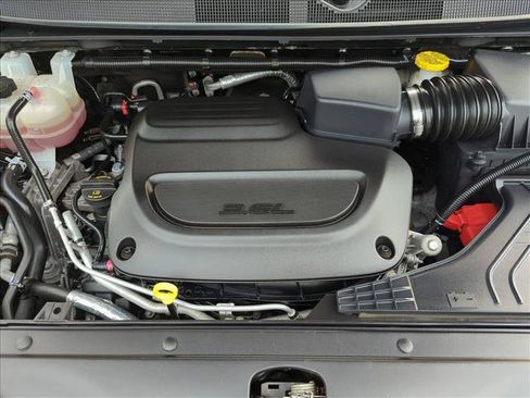 Used 2023 Chrysler Pacifica Touring-L FWD image 22