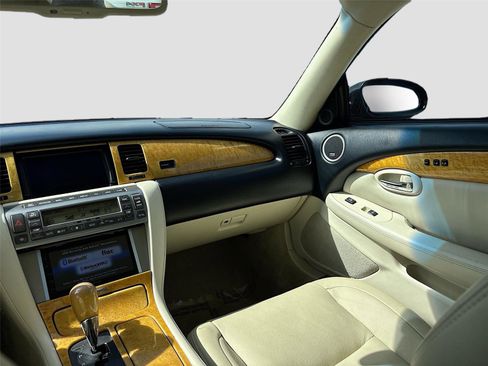 Used 2005 Lexus SC 430 Convertible image 24