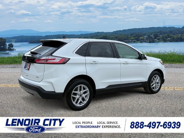 Certified 2024 Ford Edge SEL w/ Convenience Package AWD/4WD image 3