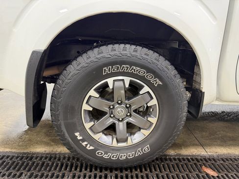 Used 2019 Nissan Frontier PRO-4X image 39