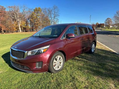 Used 2017 Kia Sedona LX w/ LX Essentials Premium Package