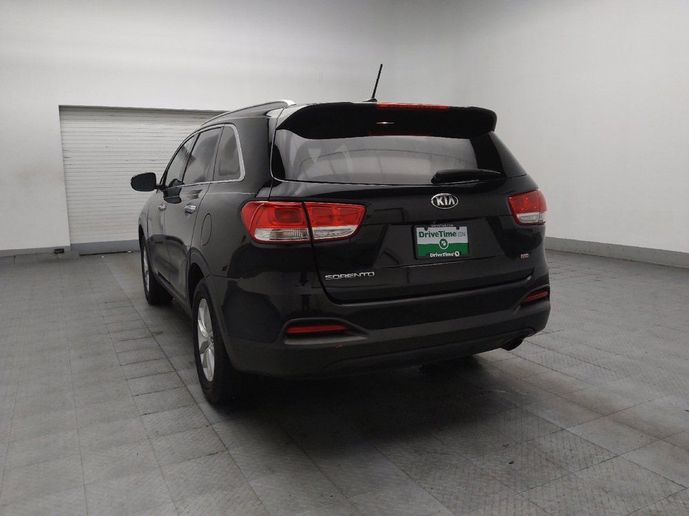 Used 2017 Kia Sorento FWD image 5