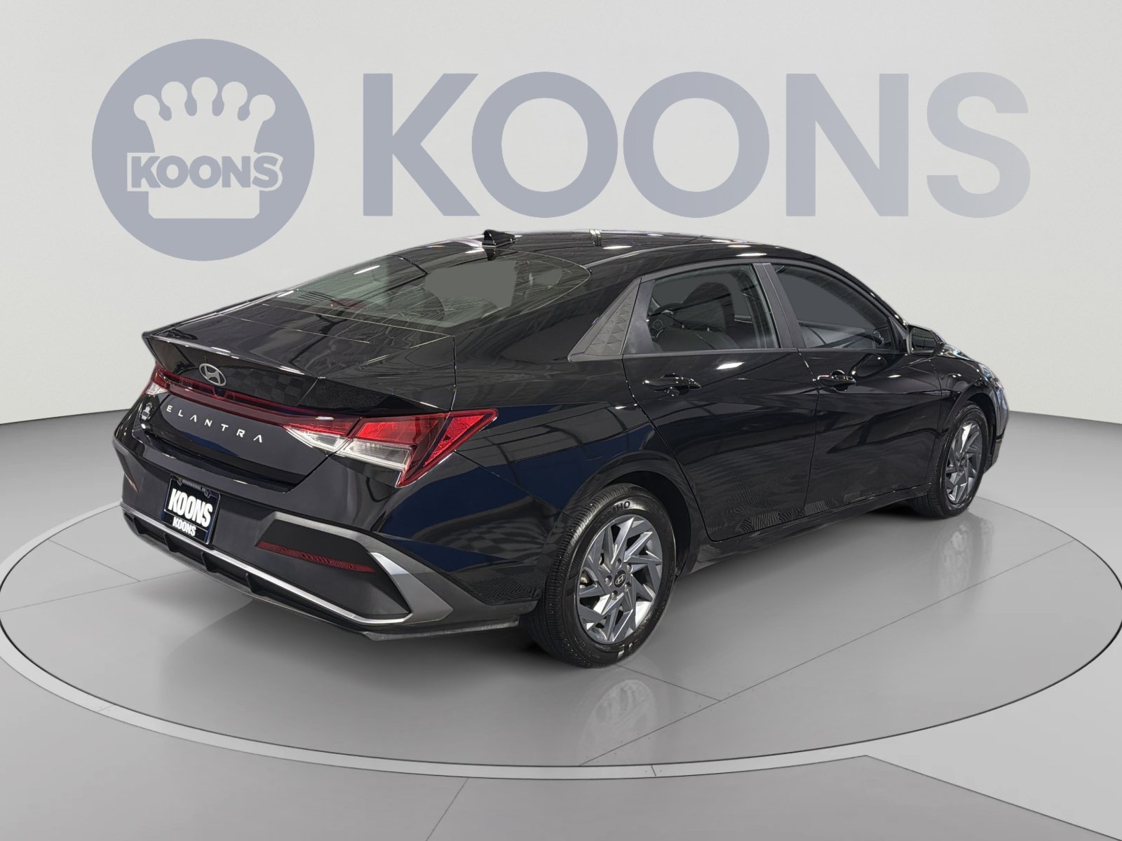 Used 2024 Hyundai Elantra SEL FWD image 7