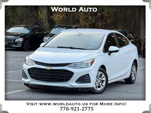 Used 2019 Chevrolet Cruze LS image 1