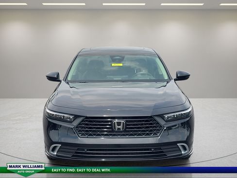 Used 2024 Honda Accord Touring image 9