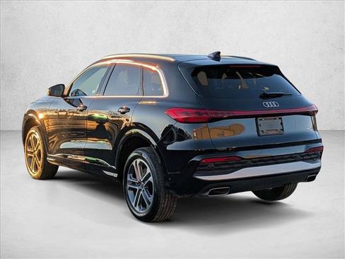 Used 2025 Audi Q5 Premium w/ Convenience Package image 8
