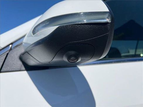 Used 2025 Buick Enclave Preferred image 13