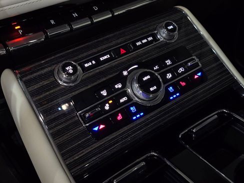 Used 2022 Lincoln Aviator Black Label w/ Dynamic Handling Package image 26