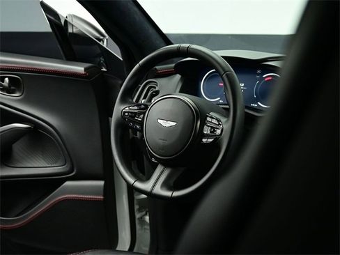 Used 2021 Aston Martin DBX image 27