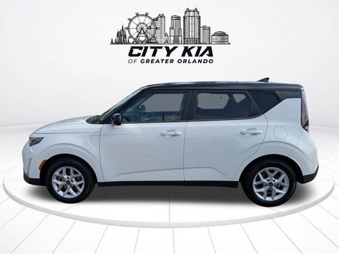 Certified 2024 Kia Soul S FWD image 3