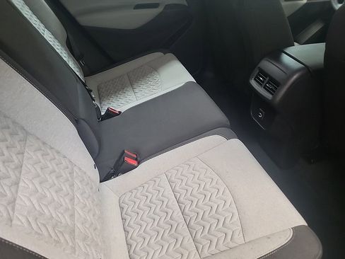 Used 2023 Chevrolet Equinox LS AWD/4WD image 4
