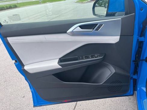 New 2026 Volkswagen Taos SE FWD image 6