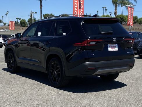 Used 2026 Toyota Grand Highlander AWD image 32