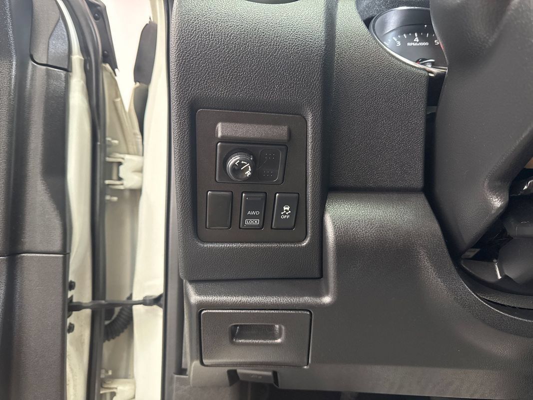 Used 2013 Nissan Rogue SV w/ Premium Pkg AWD/4WD image 11