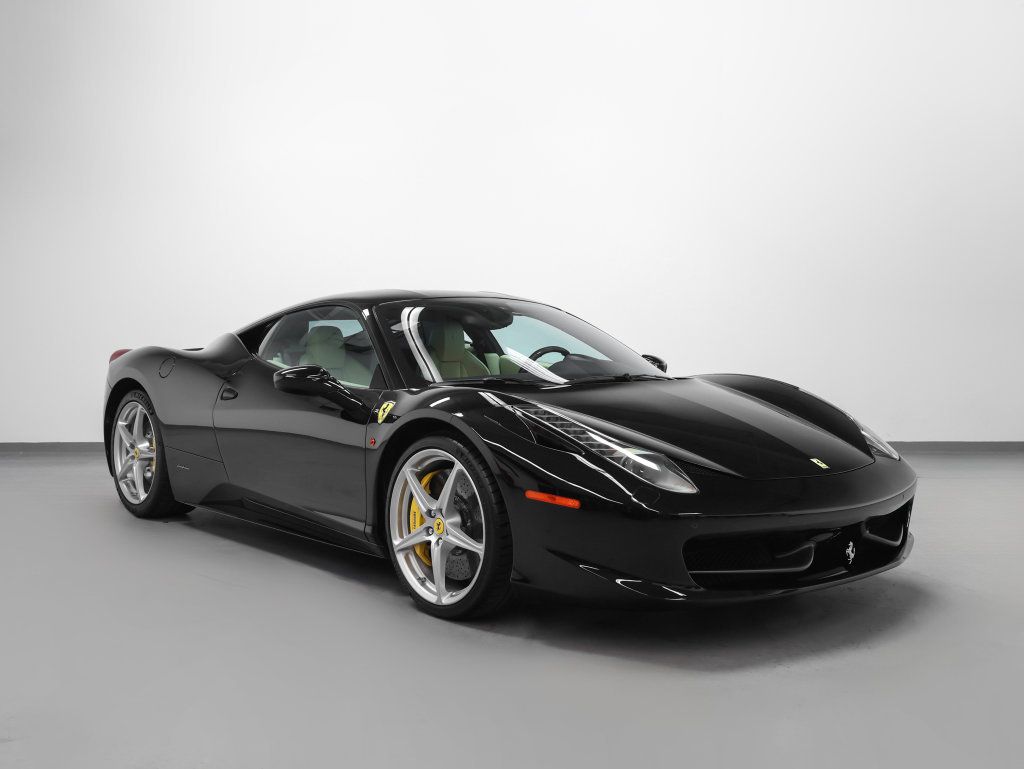 Used 2010 Ferrari 458 Italia Coupe RWD image 1