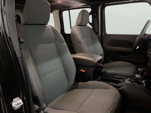 Used 2025 Jeep Wrangler Unlimited Sahara w/ Safety Group image 73