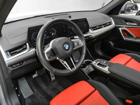 Used 2025 BMW X2 xDrive28i image 3