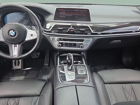 Used 2020 BMW 740i w/ M Sport Package RWD image 13