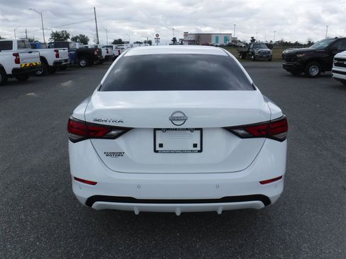 Used 2025 Nissan Sentra S image 4