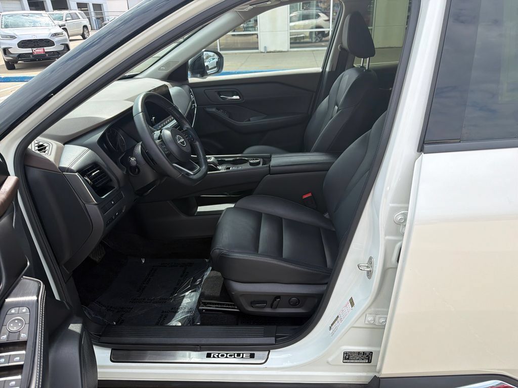 Used 2023 Nissan Rogue SL w/ SL Premium Package AWD/4WD image 11