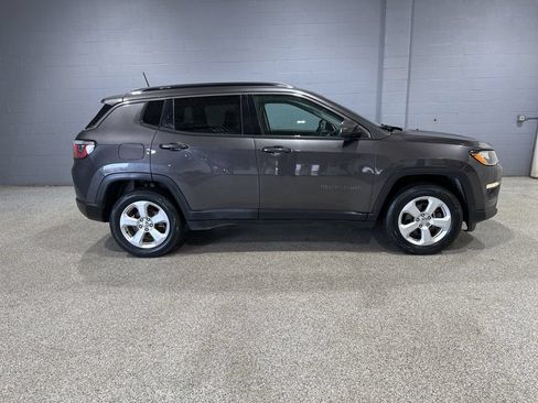 Used 2019 Jeep Compass Latitude w/ Cold Weather Group AWD/4WD image 4