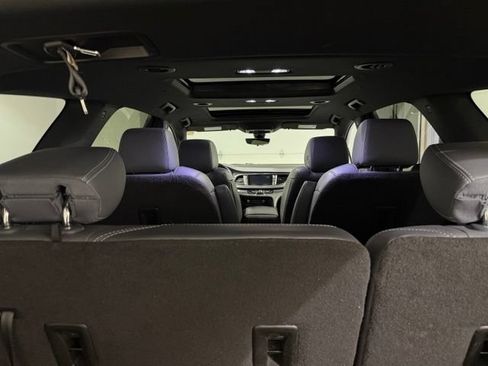 Certified 2023 Buick Enclave Essence w/ Experience Buick Package FWD image 10
