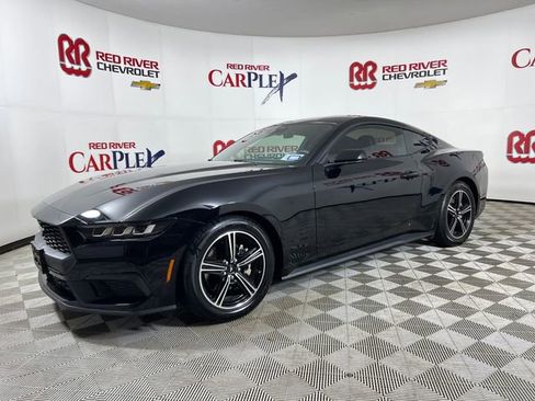 Used 2024 Ford Mustang Coupe RWD image 3