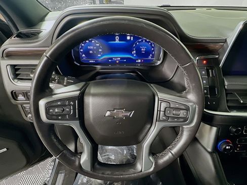 Used 2022 Chevrolet Suburban Z71 AWD/4WD image 9