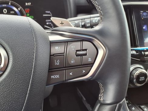 Used 2024 Lexus LX 600 4WD w/ Luxury Package image 21