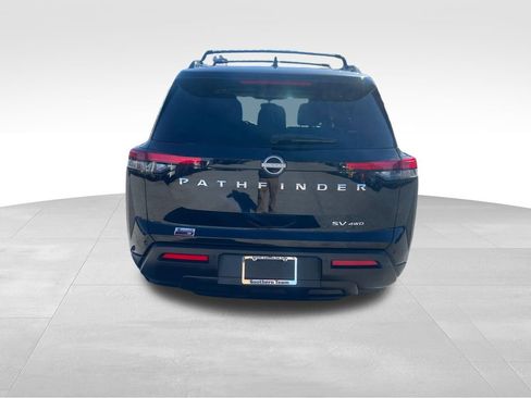 Used 2022 Nissan Pathfinder SV image 5