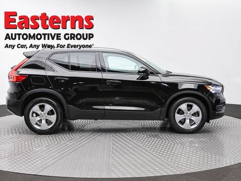 Used 2020 Volvo XC40 T5 Momentum AWD/4WD image 4