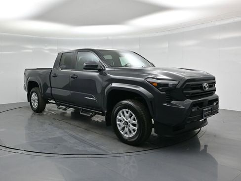 Used 2025 Toyota Tacoma SR5 image 53
