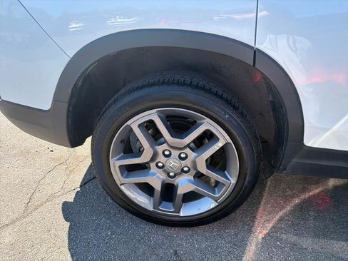 Used 2023 Honda Passport EX-L image 5