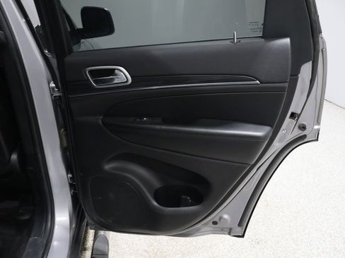 Used 2019 Jeep Grand Cherokee Limited image 23