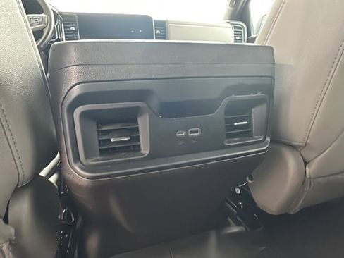 Used 2024 Chevrolet Silverado 1500 LT image 17