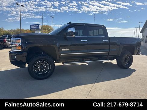 Used 2017 Chevrolet Silverado 2500 High Country w/ Duramax Plus Package image 6