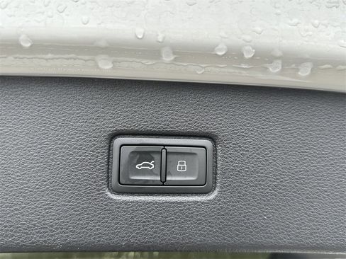 Used 2023 Audi Q7 2.0T Premium w/ Convenience Package image 32